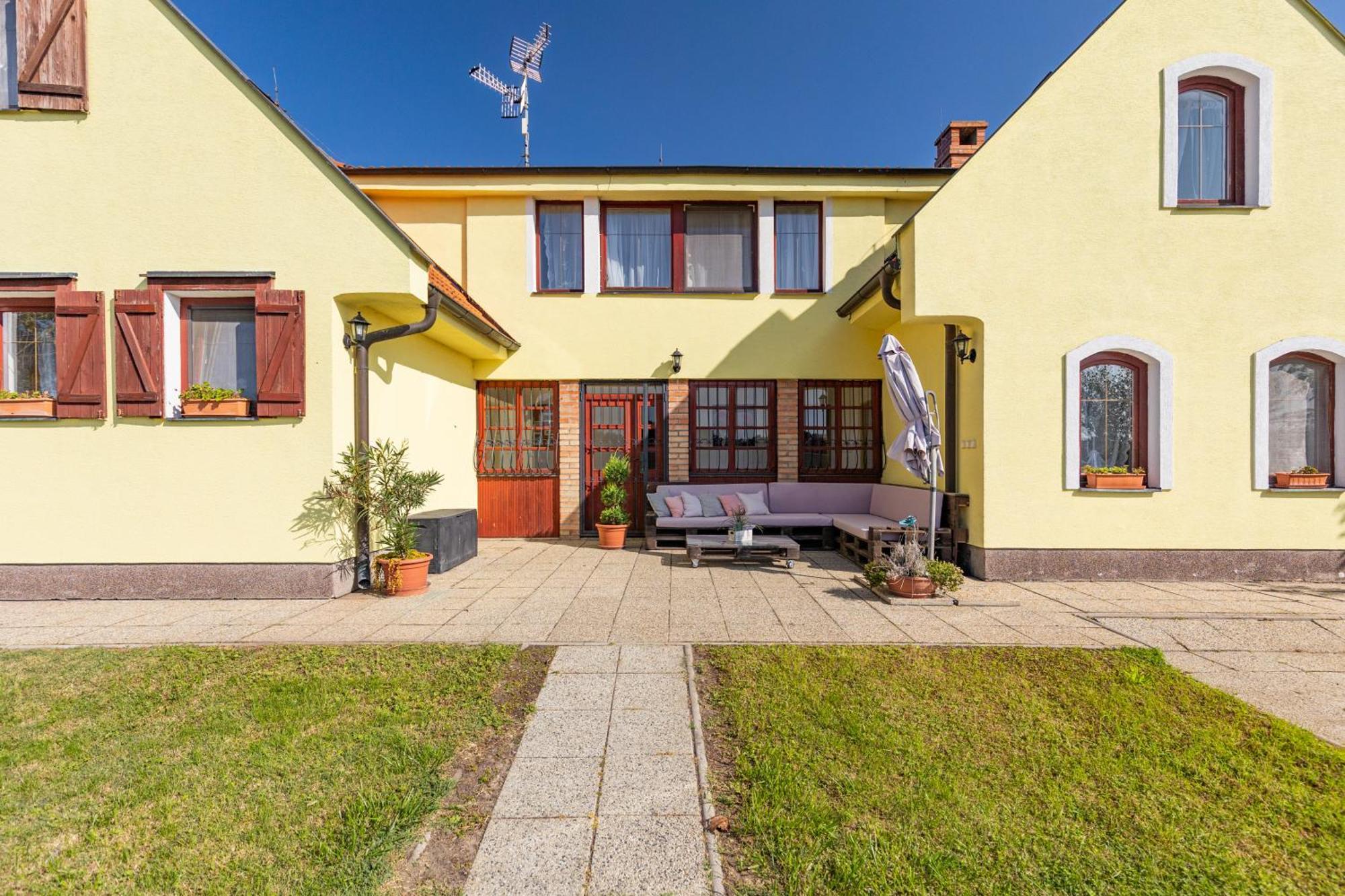 Idylicky Rodinny Penzion Arkadia Pri Dunajskej Cyklotrase Kyselica Extérieur photo